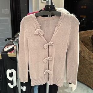 zara knit blush sweater w bows down the back